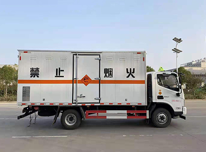 昆山爆破器材运输车