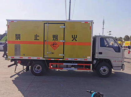 昆山爆破器材运输车工人安全操作规范与智能技术保障